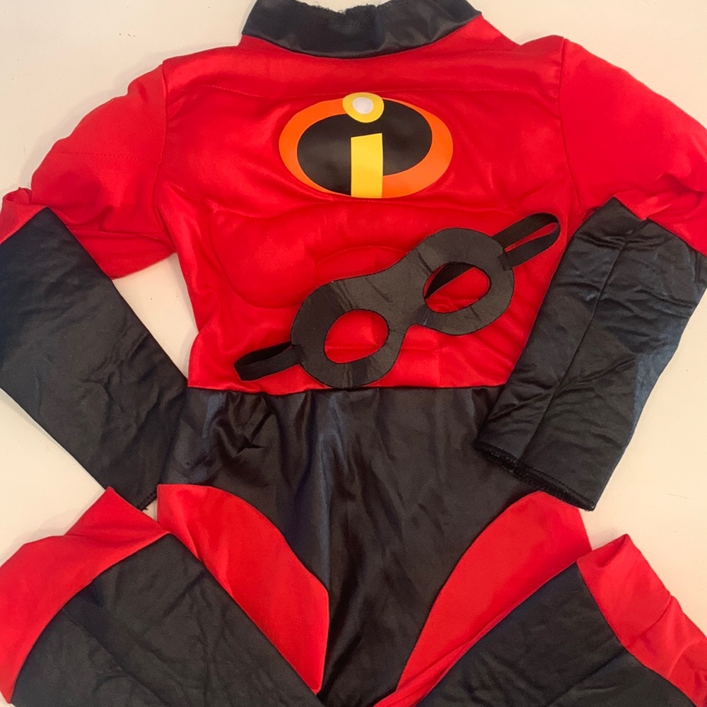 Mr. Incredible Halloween 🎃 Costume Size Small💀